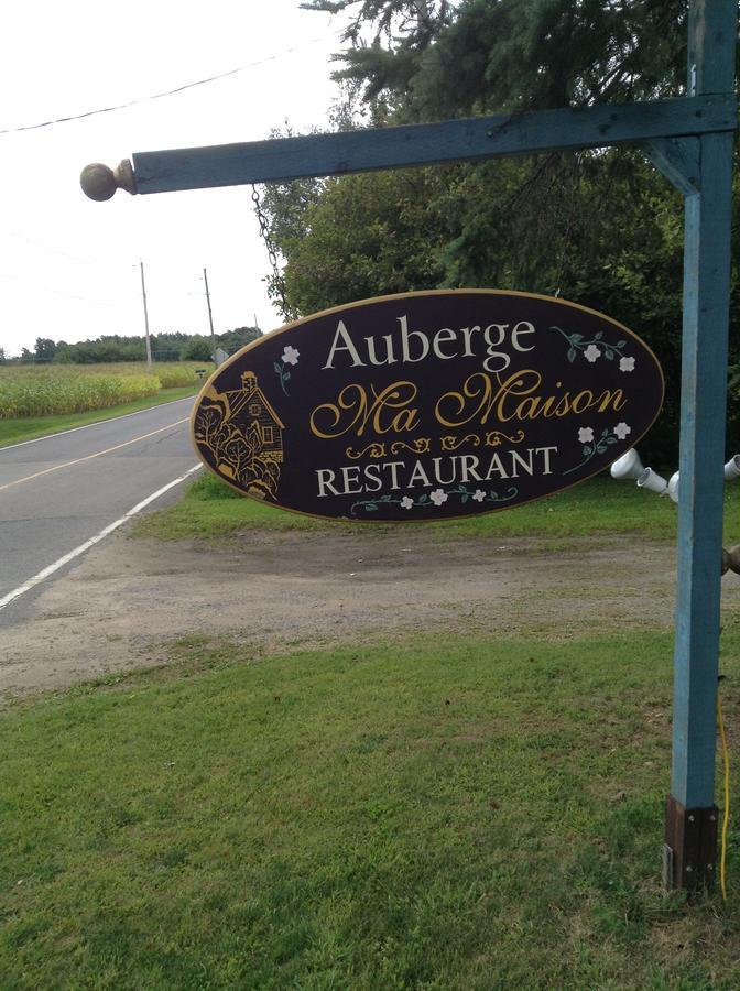 Auberge Ma Maison Sainte-Melanie Exterior photo